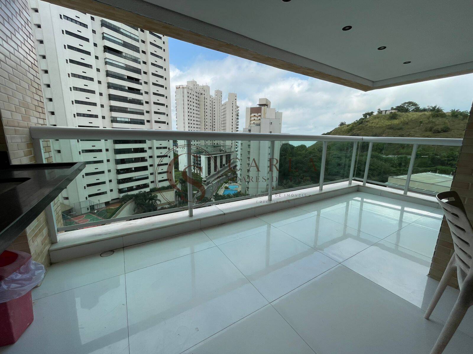 Apartamento com varanda gourmet a beira mar na Praia das Astúrias