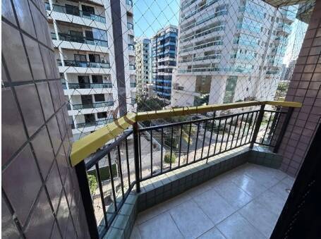 *Apartamento à Venda no Canto do Forte – Praia Grande/SP*  
 *Conforto.