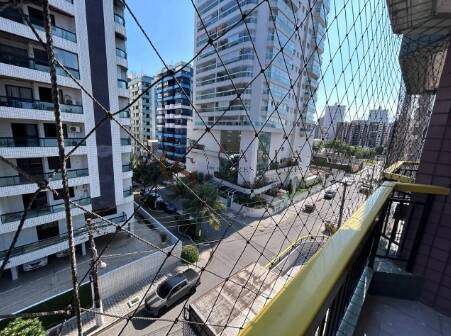 *Apartamento à Venda no Canto do Forte – Praia Grande/SP*  
 *Conforto.
