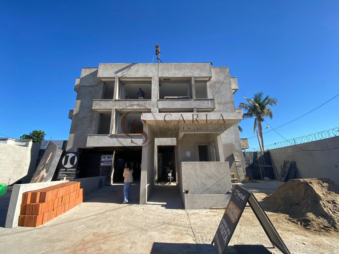 Imagine morar na Praia da Enseada, em um empreendimento moderno, exclusivo