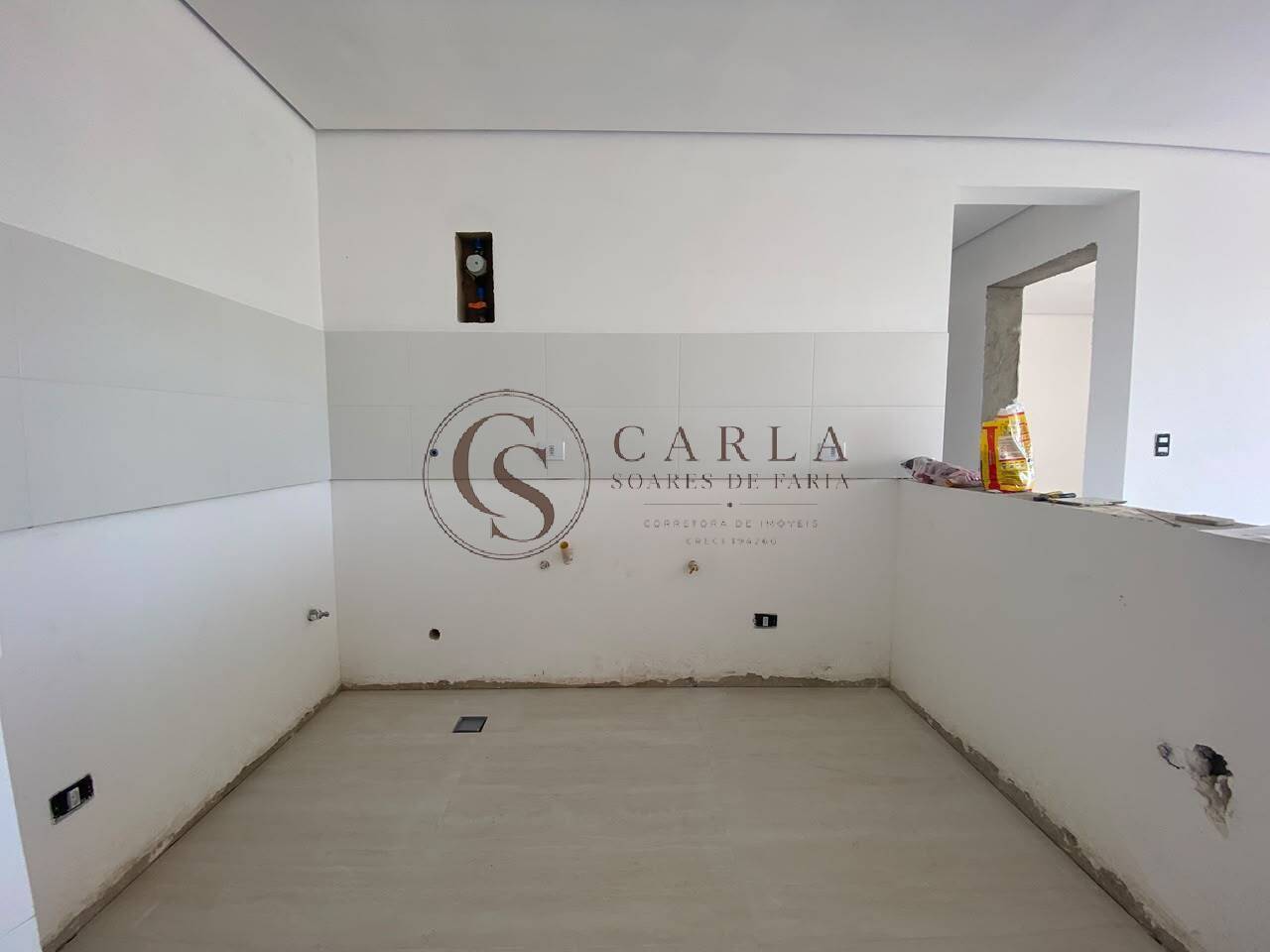 Imagine morar na Praia da Enseada, em um empreendimento moderno, exclusivo