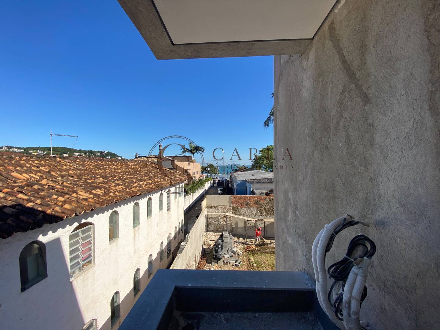 Imagine morar na Praia da Enseada, em um empreendimento moderno, exclusivo