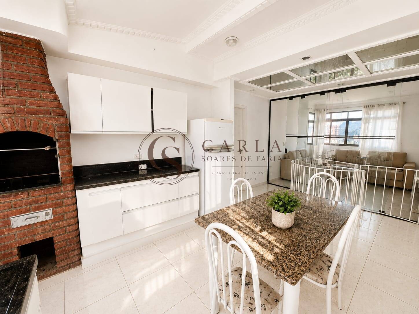 Cobertura Duplex Mobiliada– Praia do Tombo, Guarujá (Locação Anual)