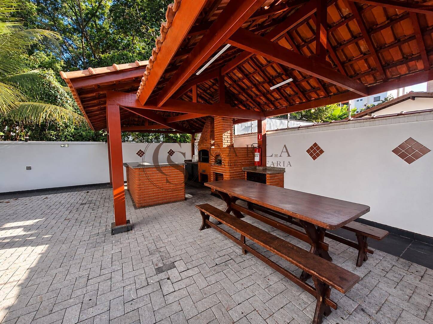 Cobertura Duplex Mobiliada– Praia do Tombo, Guarujá (Locação Anual)
