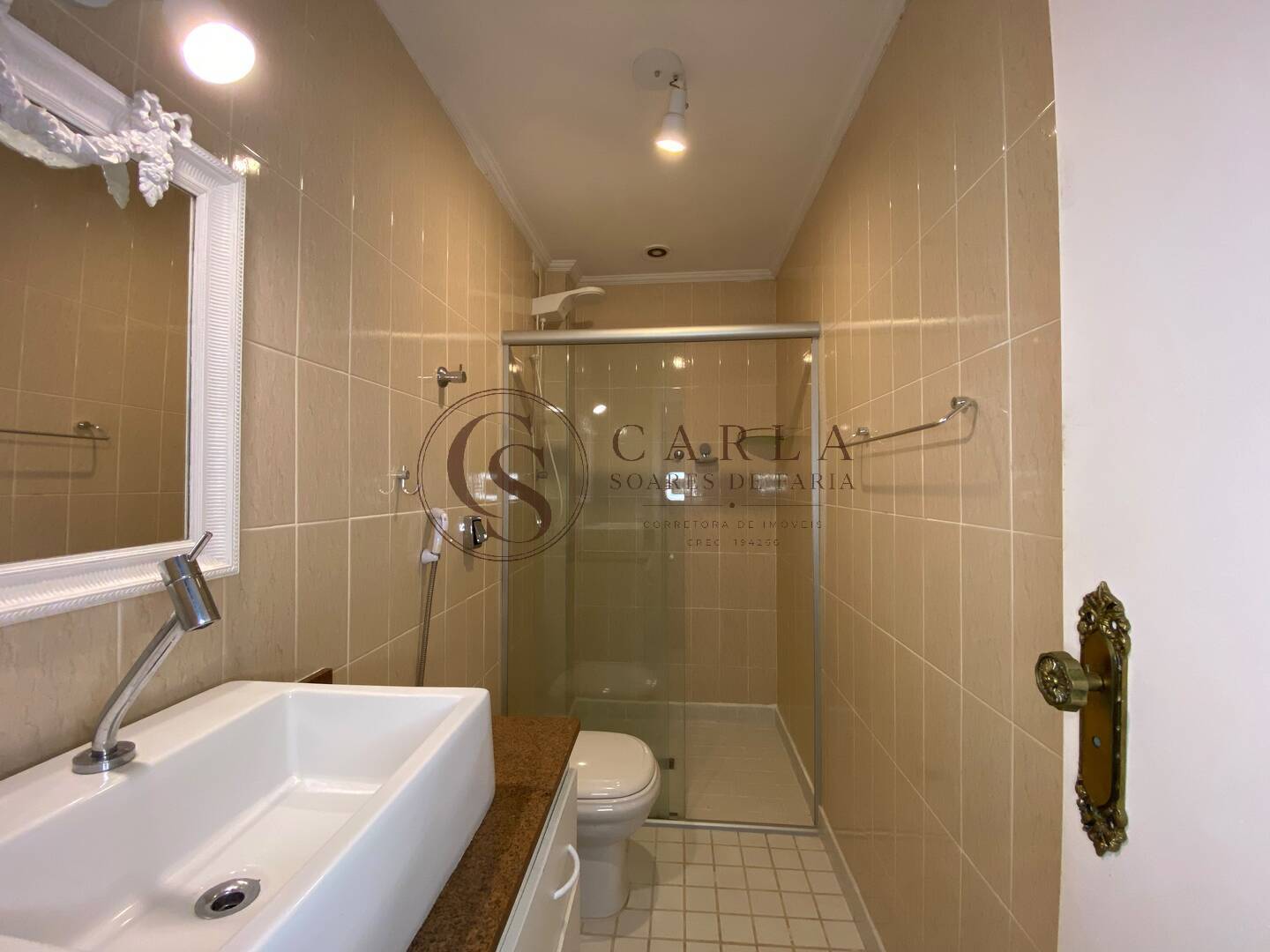 APARTAMENTO MOBILIADO À VENDA NA ENSEADA – GUARUJÁ 
Uma ótima oportunidade