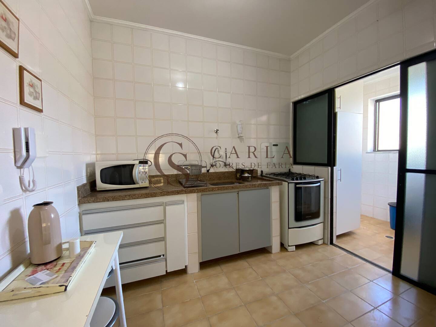 APARTAMENTO MOBILIADO À VENDA NA ENSEADA – GUARUJÁ 
Uma ótima oportunidade