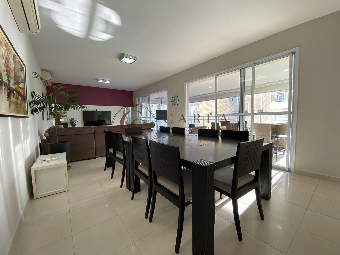 Apartamento sofisticado na Praia da Enseada | 158 m² | 3 suítes | 3 vagas