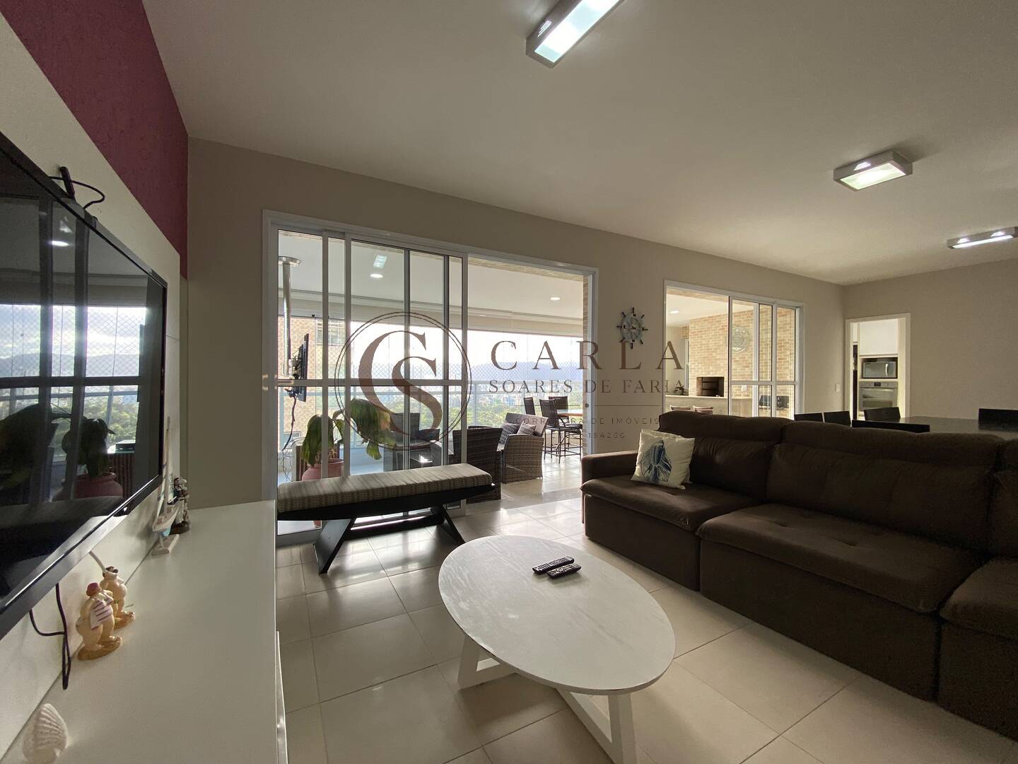 Apartamento sofisticado na Praia da Enseada | 158 m² | 3 suítes | 3 vagas
