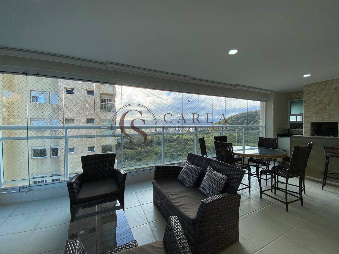 Apartamento sofisticado na Praia da Enseada | 158 m² | 3 suítes | 3 vagas