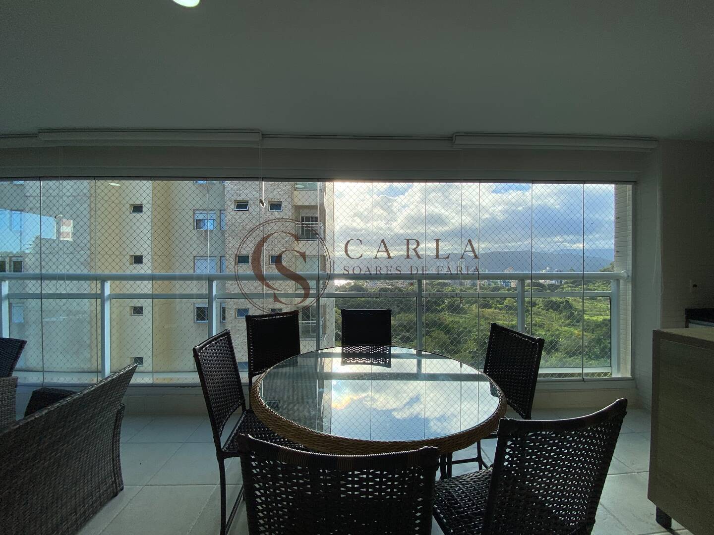 Apartamento sofisticado na Praia da Enseada | 158 m² | 3 suítes | 3 vagas