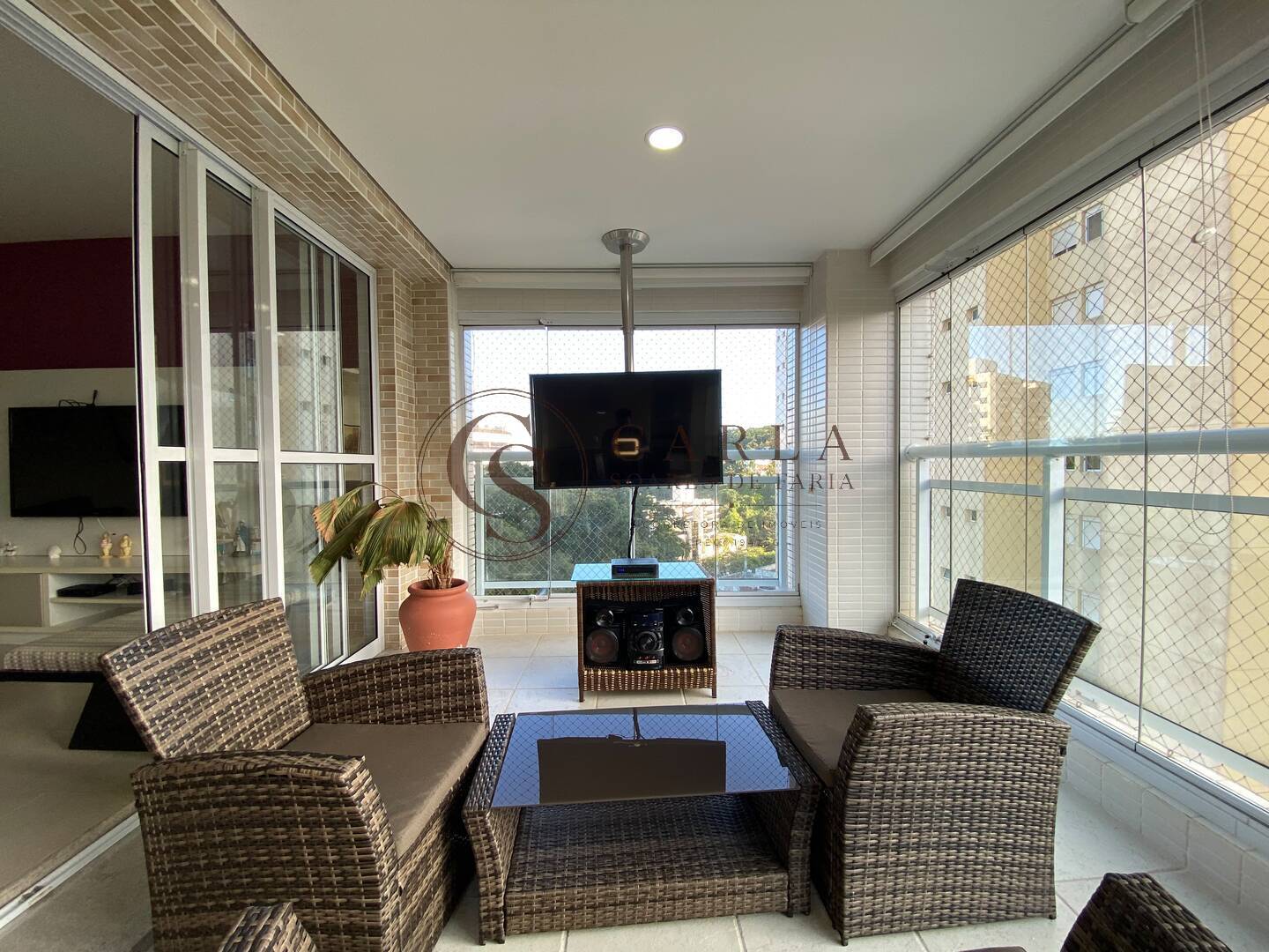 Apartamento sofisticado na Praia da Enseada | 158 m² | 3 suítes | 3 vagas