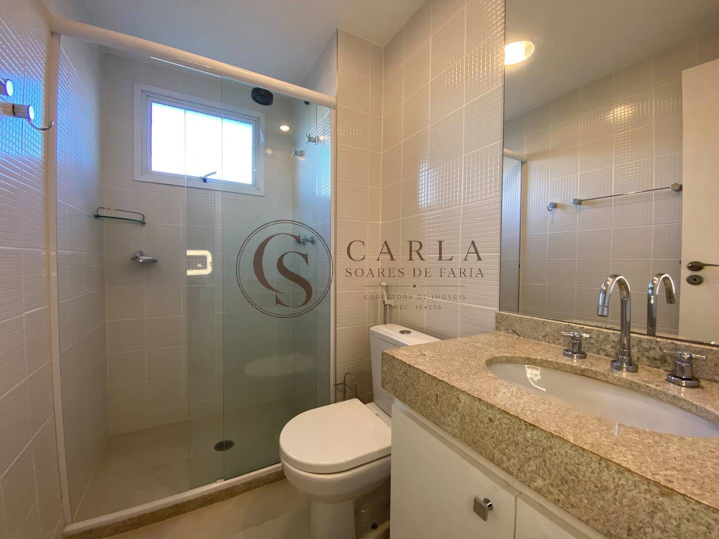 Apartamento sofisticado na Praia da Enseada | 158 m² | 3 suítes | 3 vagas