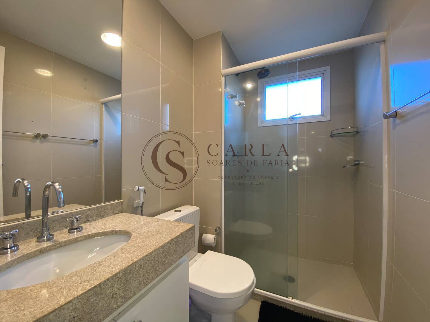 Apartamento sofisticado na Praia da Enseada | 158 m² | 3 suítes | 3 vagas