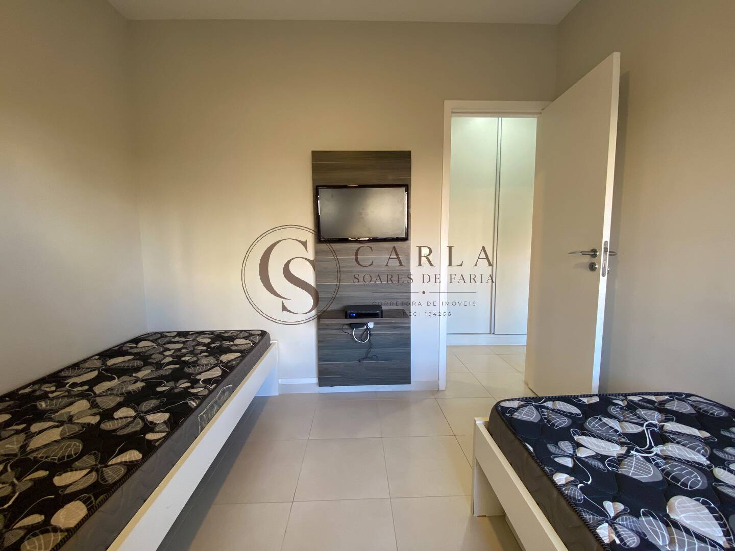 Apartamento sofisticado na Praia da Enseada | 158 m² | 3 suítes | 3 vagas