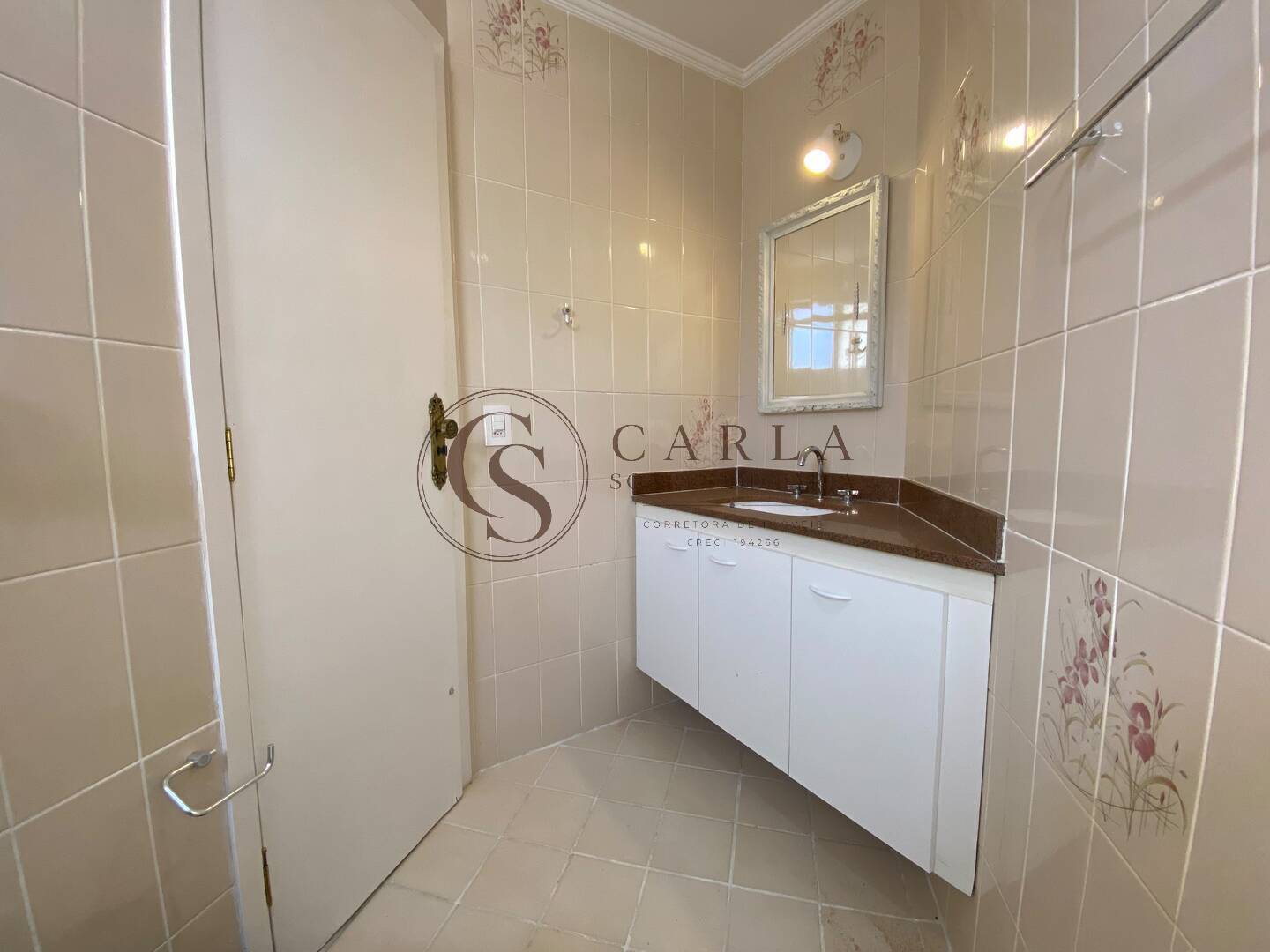 APARTAMENTO MOBILIADO À VENDA NA ENSEADA – GUARUJÁ 
Uma ótima oportunidade