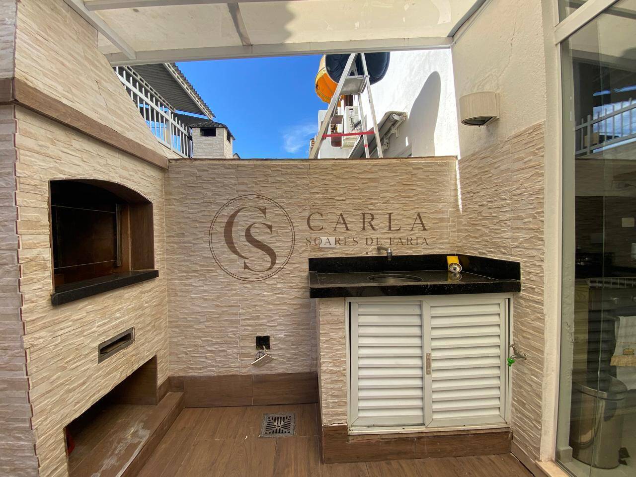 CASA TRIPLEX EM CONDOMÍNIO EM FRENTE À PRAIA DA ENSEADA – GUARUJÁ ??