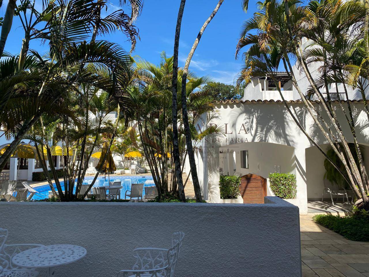 CASA TRIPLEX EM CONDOMÍNIO EM FRENTE À PRAIA DA ENSEADA – GUARUJÁ ??