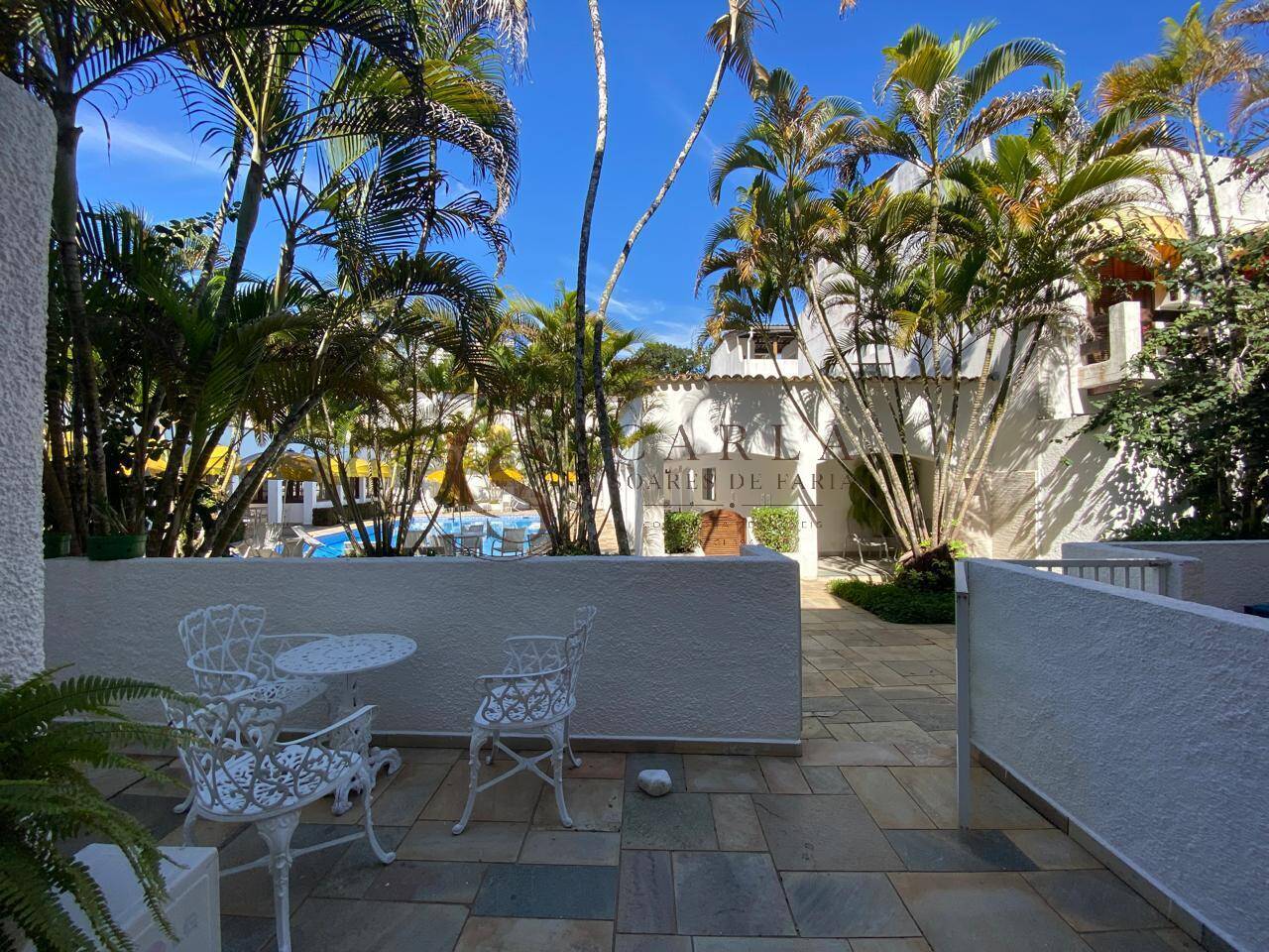 CASA TRIPLEX EM CONDOMÍNIO EM FRENTE À PRAIA DA ENSEADA – GUARUJÁ ??