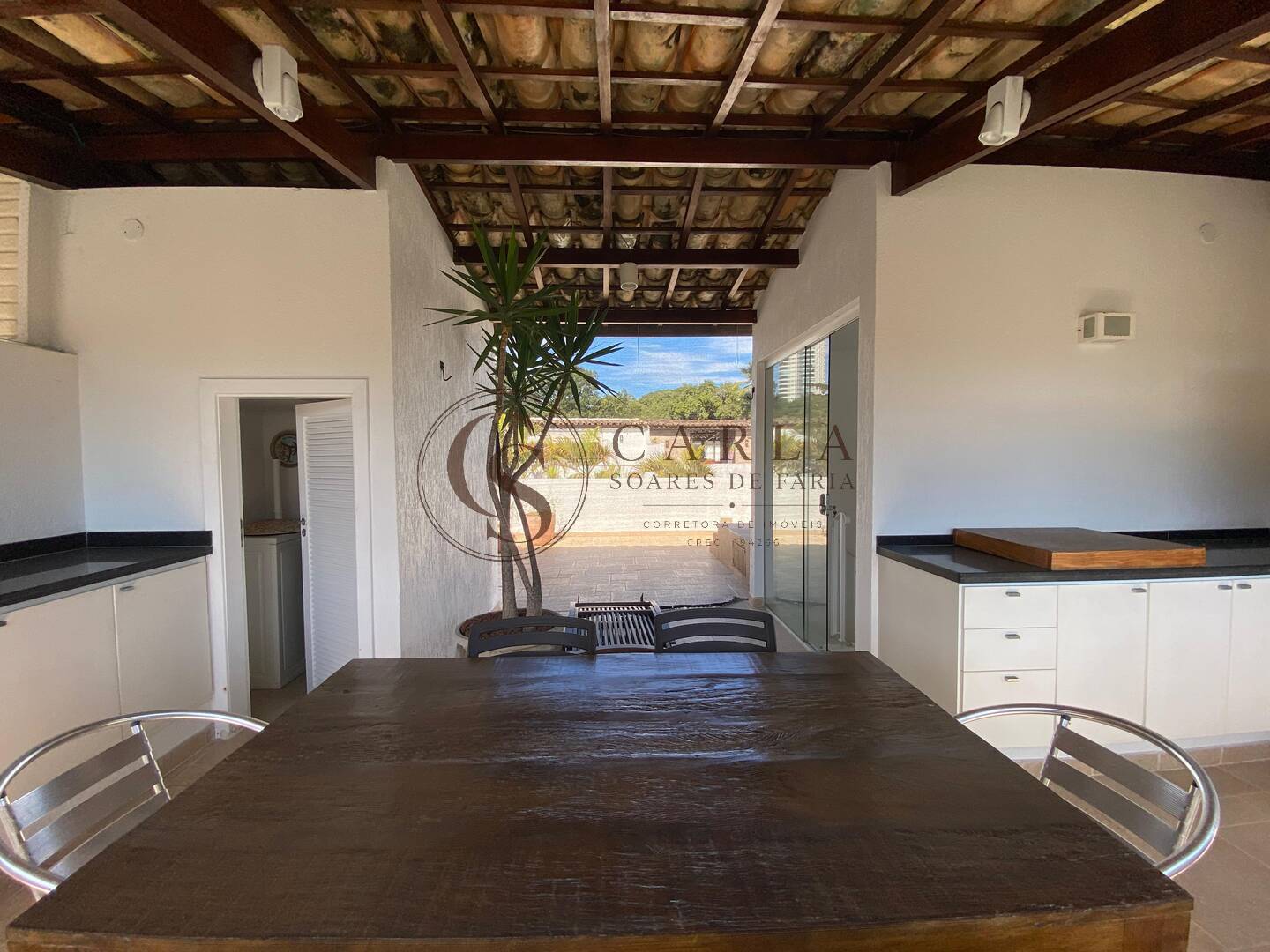 CASA TRIPLEX EM CONDOMÍNIO EM FRENTE À PRAIA DA ENSEADA – GUARUJÁ ??