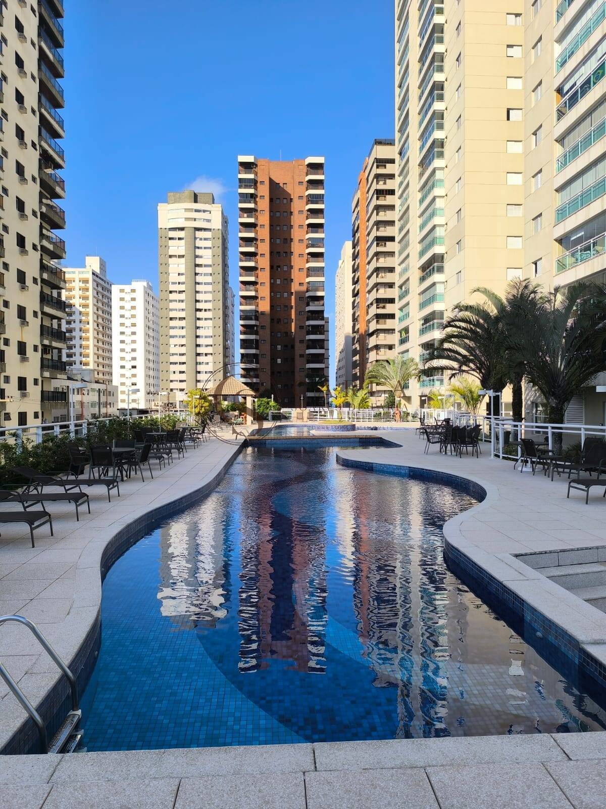 Apê a venda 3 dormitórios de Alto Padrão nas Astúrias, Guarujá -SP