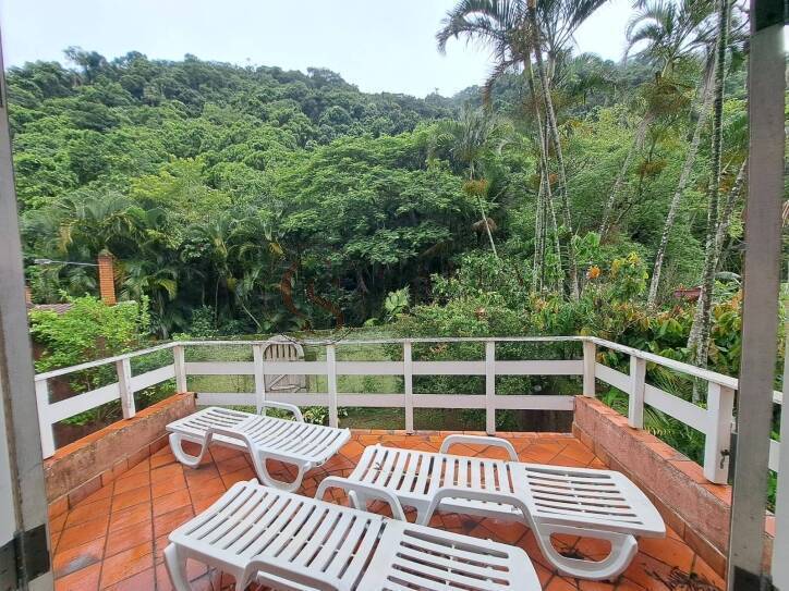 Casa a venda/ sobrado 3 dormitórios Guaiuba Guarujá SP