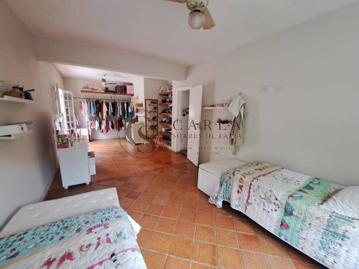Casa a venda/ sobrado 3 dormitórios Guaiuba Guarujá SP