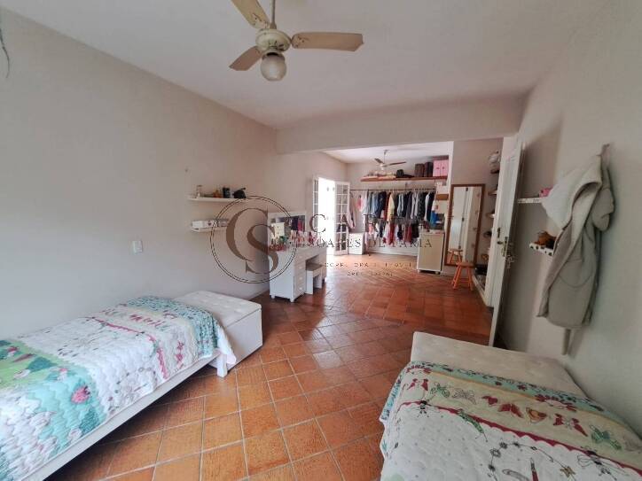 Casa a venda/ sobrado 3 dormitórios Guaiuba Guarujá SP