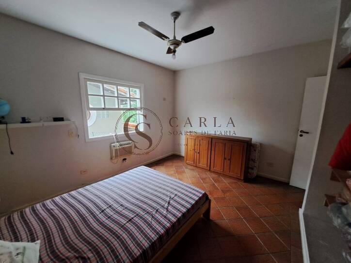 Casa a venda/ sobrado 3 dormitórios Guaiuba Guarujá SP