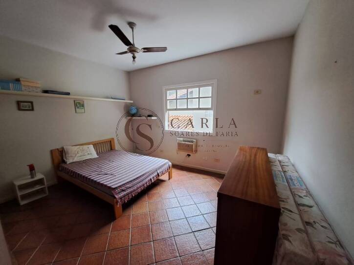 Casa a venda/ sobrado 3 dormitórios Guaiuba Guarujá SP