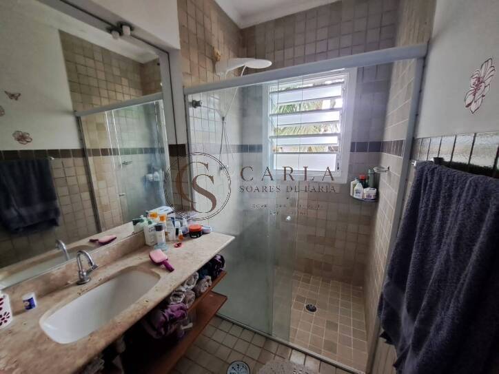 Casa a venda/ sobrado 3 dormitórios Guaiuba Guarujá SP