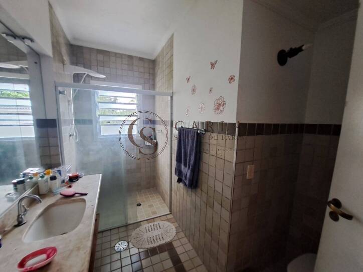 Casa a venda/ sobrado 3 dormitórios Guaiuba Guarujá SP