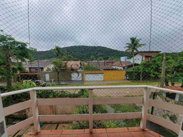 Casa a venda/ sobrado 3 dormitórios Guaiuba Guarujá SP