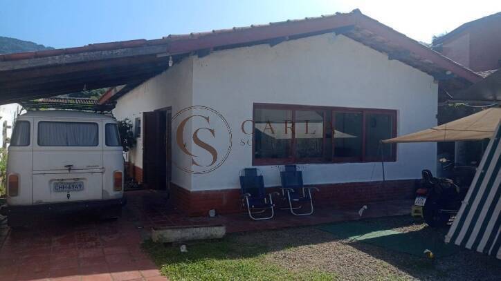 Casa para reforma Guaiuba (100m da Praia)